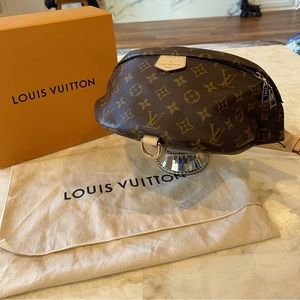 RETiRED! Authentic Louis Vuitton BumBag